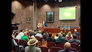 El Cabildo homenajea a Alberto Darias Príncipe en el marco de la Cátedra José Aguiar