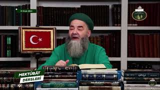 Şeriatı reddetmek adamı kafir eder.