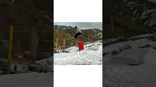 Iranian freestyle skis 🎿 Jump stride and kick the trash can🗑️