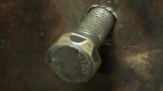 Formas de extraer un tornillo con la cabeza pasada o dañada