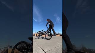 Bmx Oppo Whiplash to McCircle 👊 #ridebmx #bmxing #flatland #bmx #stunt #tricks #shorts #short