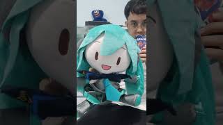 Miku vs Labubu