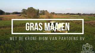 Partoens BV gras aan het maaien met de Krone BigM.  |KRONE|BIGM|PARTOENS BV|