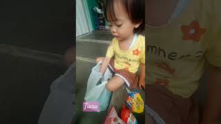 #tiara beli #nyamnyam & #kinderjoy#shorts