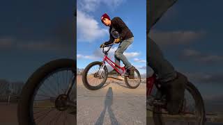 Bmx Cyclone 180 Tailwhip! 👊💯🤘