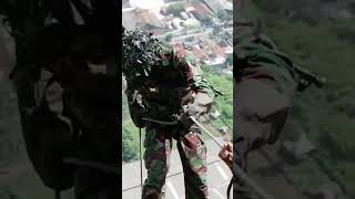 instruktur panjat tebing sekolah komando KOPASGAT//mountainering//TNIAU