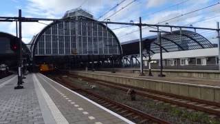 ICMm 4249 vertrekt van Amsterdam Centraal