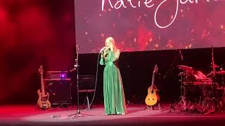 Katie James en el tesoro… un tesoro Irlandés