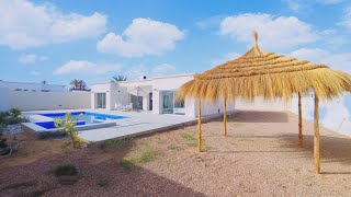 maison plain pied avec piscine et grand terrain à vendre à Djerba