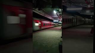 New Delhi Howrah Rajdhani#youtubeshorts#viral#trending#train#indianrailways#rajdhaniexpress#shorts