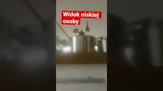 Widok osoby niskiej vs wysokiej