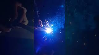 co2 welding work on ms #shorts #viral #migwelding #co2weld #welding #s21fe5g #slowmotion