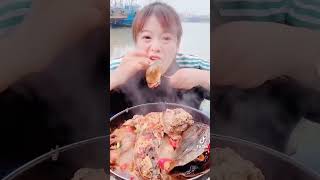 Eating show- huge sea conch