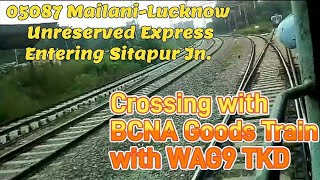 05087 Mailani-Lucknow Special Train entering Sitapur Jn. || Crossing with Goods Train With WAG9