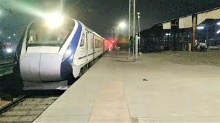 (22440) VANDE BHARAT EXPRESS (SVDK- NDLS) Arriving At Ludhiana Junction.!!