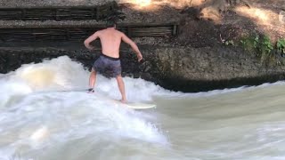 Surfen Auf dem eisbach E2 in München ,munich,Eisbach,Flusssurfen 4k