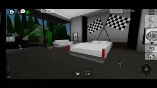 Eu fur seiful la o casa din brookhaven roblox (interesant).