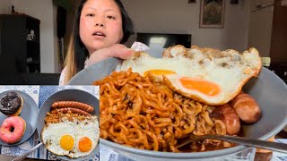 Ramen noodles with Sausage,egg & doughnuts 🍩/Mukbang