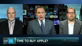 Two traders make the case to buy Apple