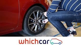 How to check tyre pressures