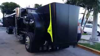 Custom Peterbilt show semi truck