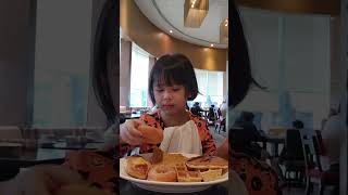 Eating yummy pastry #shorts #pastry #donuts #bread #eating #food #youtubeshorts