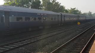 16345 Netravati Express Entering Kankavli Station : Kokan Railways