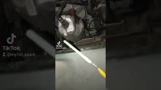 Gdy twój silnik lubi olej #mechanik #car #oil #fyp #viralvideo #trending #life