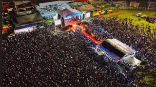 suasana konser grup band naff dan kotak di hari jadi ternate