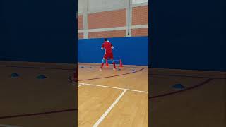 Goalkeeper futsal training pass #gk #futsal #goalkeeper