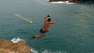 Impresionante!!.. Salto Más Extremo Hizo este PESCADOR Asia el Mar y no creerás lo que Saca