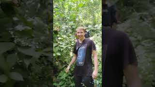 betpetualang treking hutan bersama bulek