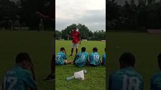 KIPER ANDALAN lagi di breffing sama Coach nya