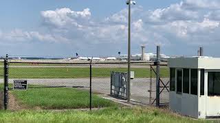 United 737 takeoff from Houston