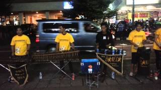 ANGKLUNG MALIOBORO JOGJA - OPLOSAN