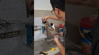 handwashing using sensor with maintaining contact