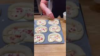 VIDEO 2024 11 04 08 09 24 Laugenbrezel Flammkuchen Style NEU