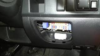 2005 Nissan note fuse box location and fuse card