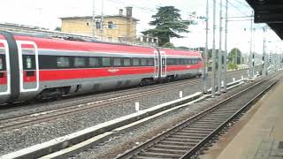 Stazione Roma Prenestina   Incrocio tra Italo Smart & FrecciaRossa 1000