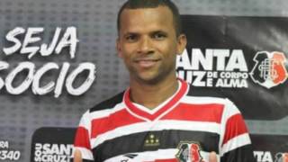 Victor do santa cruz quebra a perna no jogo