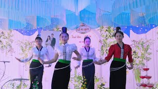 Vũ Điệu Gà Gáy Ò Ó O đến từ ĐVN gia đình cô dâu Bản Pặt Pháy - Dồm Cang - Sốp Cộp