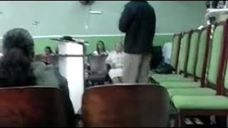 Louvando a Deus na Igreja Evangélica Assembleia calvário..no jd.verônia. ....em 2013