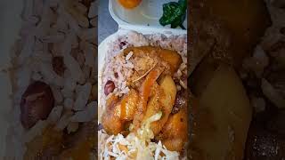 Eating slice fish and pork with rice and Pease #jamaican box is 😋🌶🇯🇲💯🇯🇲