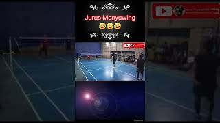 Tenis jurus menyuwing