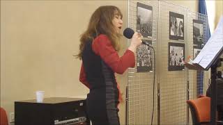 Auschwitz - Cecilia Ciaschi canta al 50° anniversario del Movimento del 68