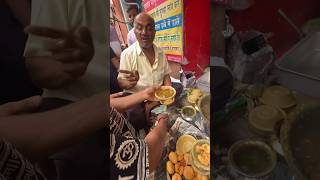 यहाँ पर Kachori खाने के लिए सुबह से ही लाईन लग जाती है | Kachori #kachorichaat #shortvideo