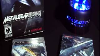 Metal Gear Rising Revengeace limited edition uboxing Part 2