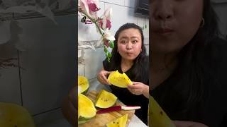 My first time eating yellow watermelon 😱 #shorts #firsttime #yellowwatermelon #mukbang #fruit