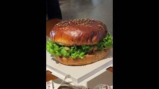 giant 🍔😋 #foodie #burger #delicious #asmr #viral #trend #shorts