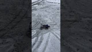 Rc car doing drifts in snow #shorts #traxxas #rccar #traxxasrustler